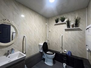 Photo 6- click for photo gallery